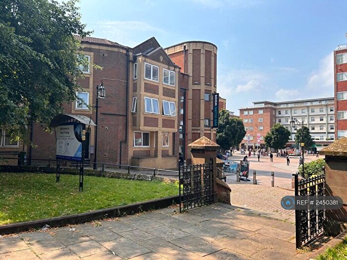 2 Bedroom Flat To Rent In Trinity Walk, Coventry, CV1