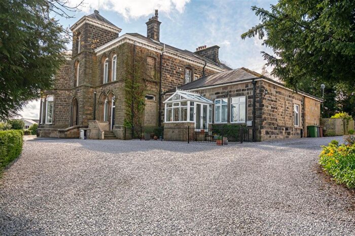 2 Bedroom Flat For Sale In Leeds Road, Bramhope, LS16