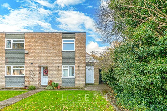 2 Bedroom Maisonette To Rent In Fairlight Close, Ipswich, IP4