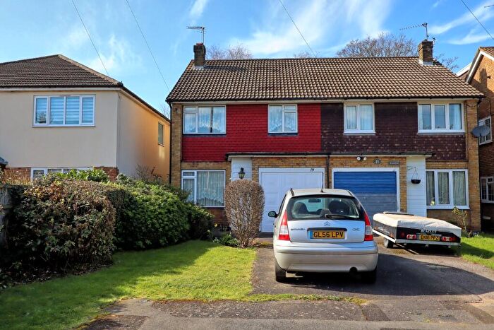 3 Bedroom Semi Detached House For Sale In Harpers Lane, Doddinghurst, Essex, CM15