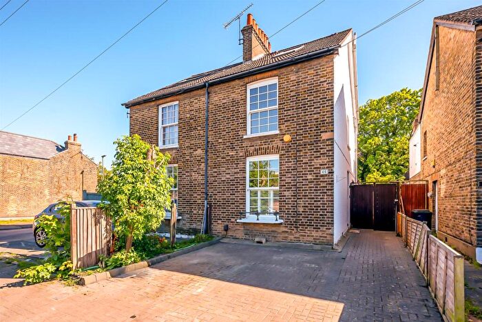 3 Bedroom Semi Detached House To Rent In Stanley Road, Bromley, BR1