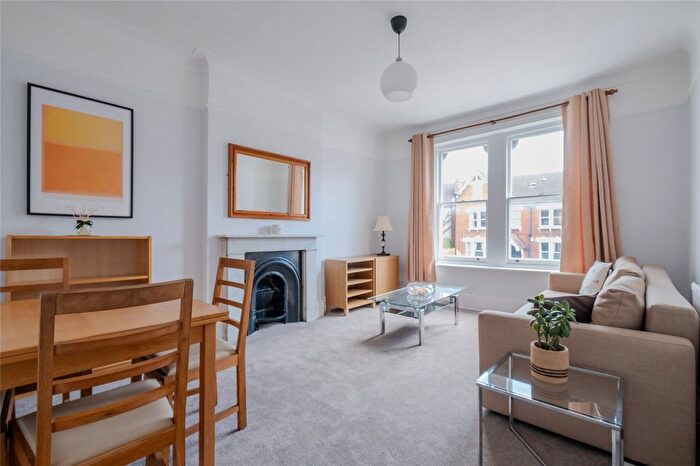 2 Bedroom Flat To Rent In Madeira Road, London, SW16
