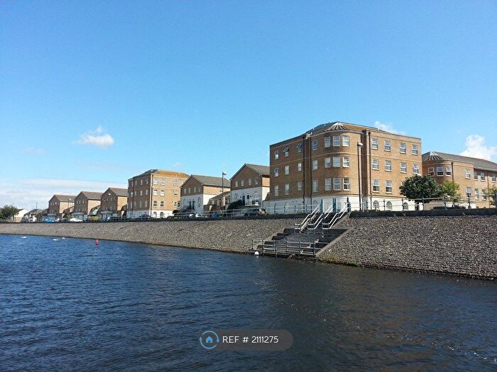 2 Bedroom Flat To Rent In John Batchelor Way, Penarth, CF64