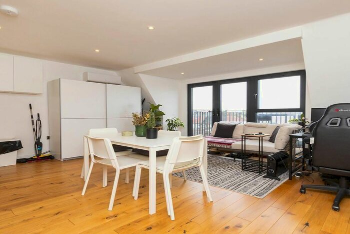 1 Bedroom Flat To Rent In Oxgate Lane, London, NW2