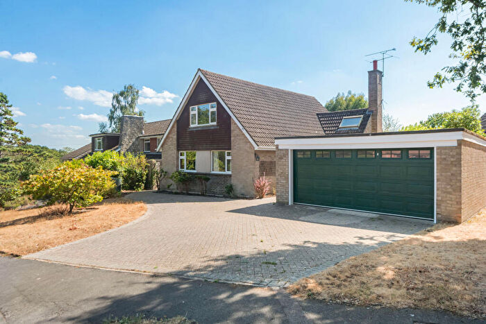 4 Bedroom Detached House For Sale In Copse Avenue, Farnham, Surrey, GU9