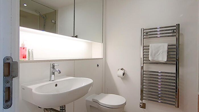 1 Bedroom Flat To Rent In Simpson Loan, Edinburgh, EH3