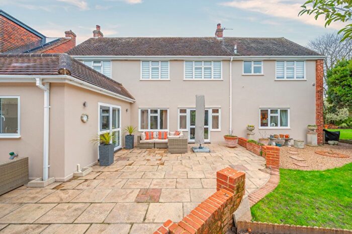 4 Bedroom Detached House For Sale In Shepperton, Surrey, TW17