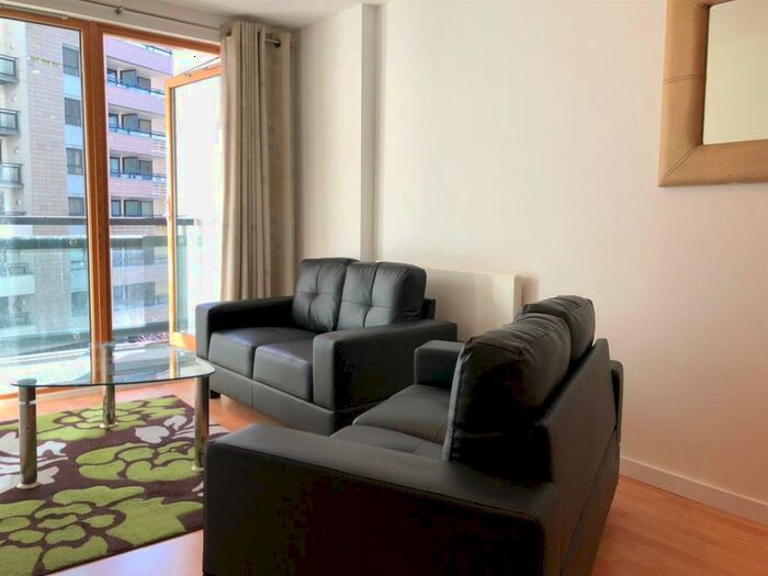 2 Bedroom Apartment To Rent In Gateway North, Marsh Lane, Leeds, West Yorkshire, LS9