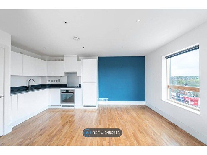 2 Bedroom Flat To Rent In Derry Court, London, SW16