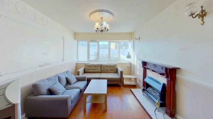 4 Bedroom Flat To Rent In Kedleston Walk, Bethnal Green, London E2