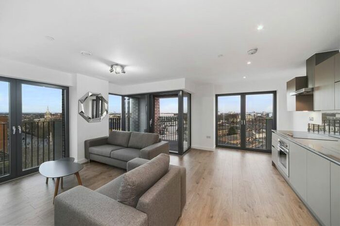 2 Bedroom Flat To Rent In Azure Building, London, E15