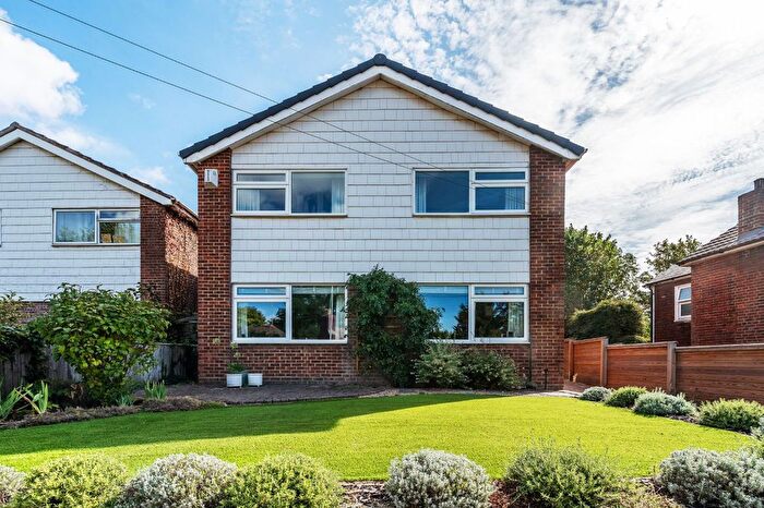 4 Bedroom Detached House For Sale In London Road, Riverhead, Sevenoaks, Kent, TN13