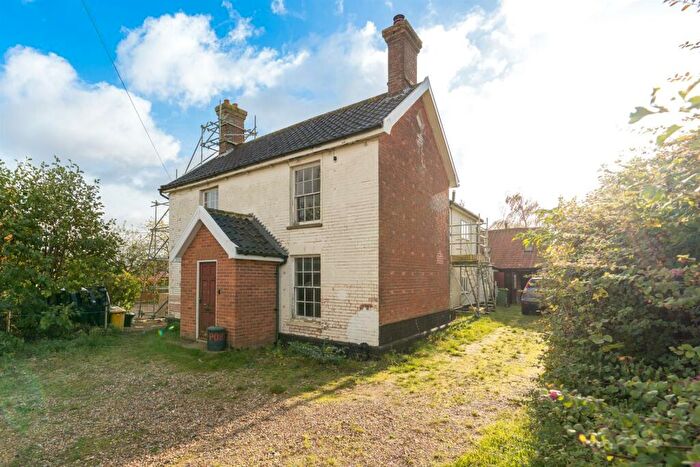 4 Bedroom Detached House For Sale In Bunwell, South Norfolk, NR16