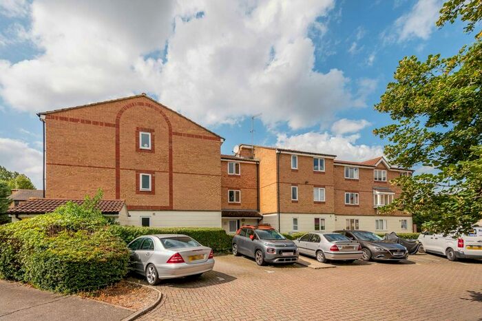2 Bedroom Flat To Rent In Mullards Close, Hackbridge, Mitcham, CR4