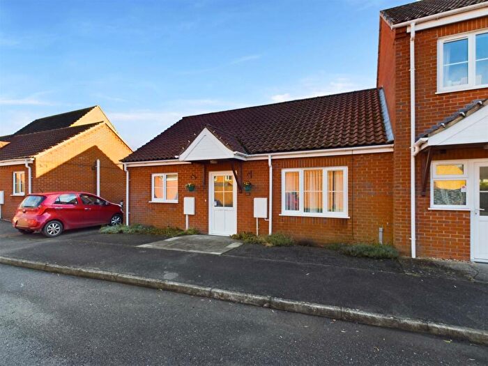 2 Bedroom Semi-Detached Bungalow For Sale In Conlie Close, Alford, LN13
