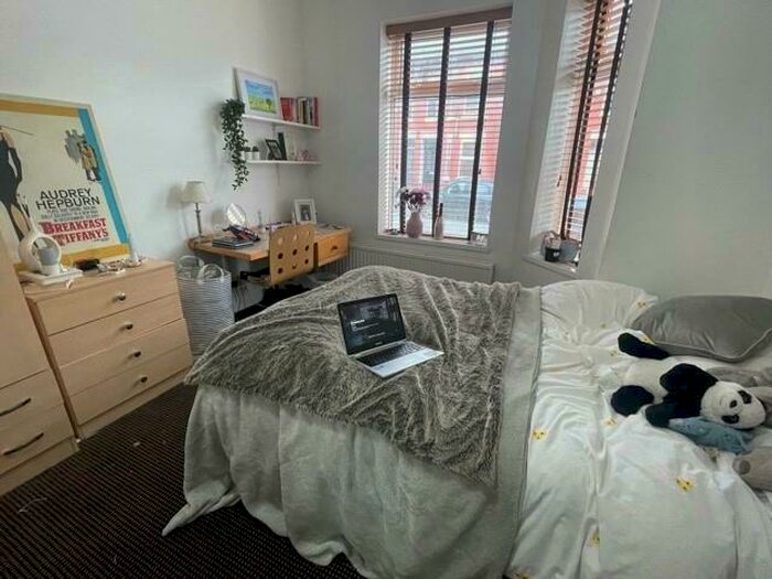 6 Bedroom Private Hall To Rent In Standish Road (), Fallowfield, Manchester, M14