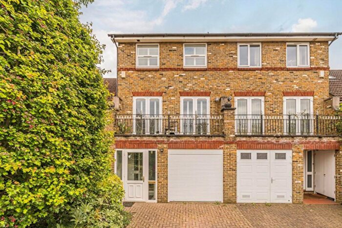 5 Bedroom Semi-Detached House For Sale In Northweald Lane, Kingston Upon Thames, KT2