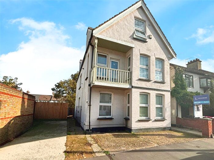 1 Bedroom Apartment For Sale In Hildaville Drive, Westcliff-on-Sea, Essex, SS0