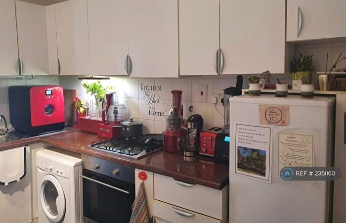 1 Bedroom Flat To Rent In Lichfield Grove, London, N3