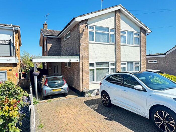 3 Bedroom Semi-Detached House For Sale In Eastwood Old Road, Leigh-On-Sea, SS9