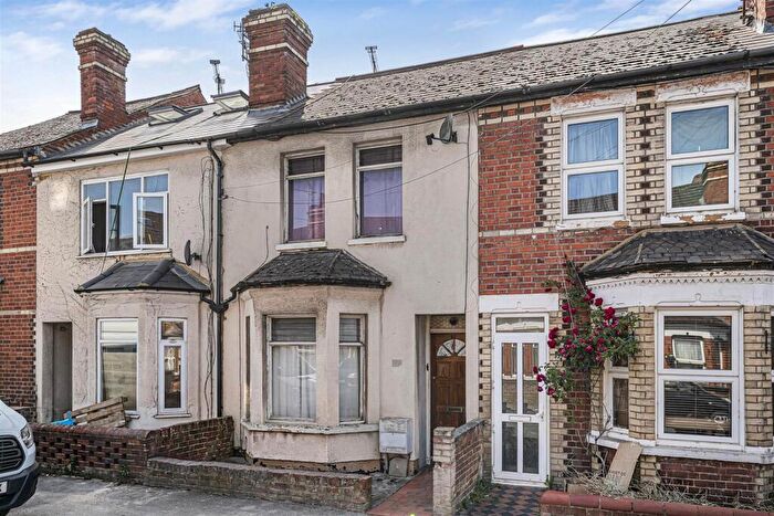 3 Bedroom Terraced House For Sale In Salisbury Road, Reading, RG30