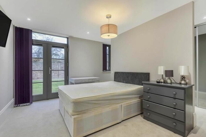 2 Bedroom Flat To Rent In Slough, Buckinghamshire SL2