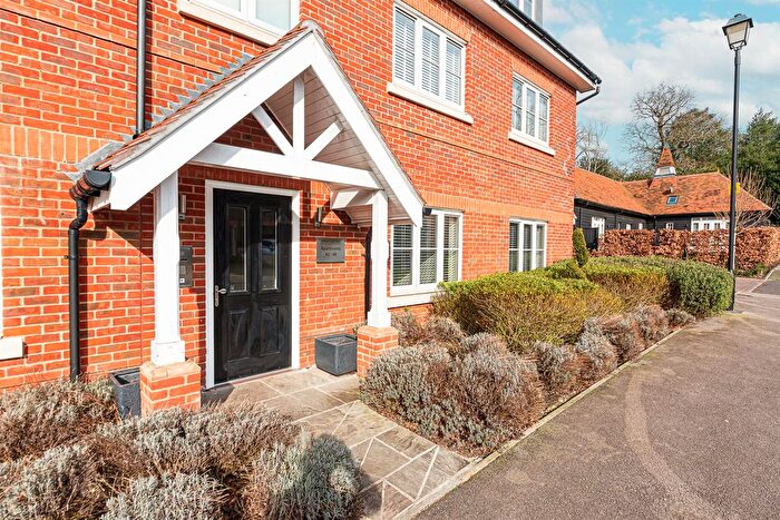 2 Bedroom Flat To Rent In Bryan Gardens, Bracknell, RG42