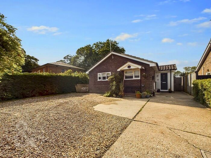 3 Bedroom Detached Bungalow For Sale In Chapelfield, Denton, Harleston, IP20