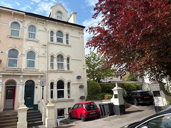 2 Bedroom Flat For Sale In Orchard Gardens, Teignmouth, TQ14