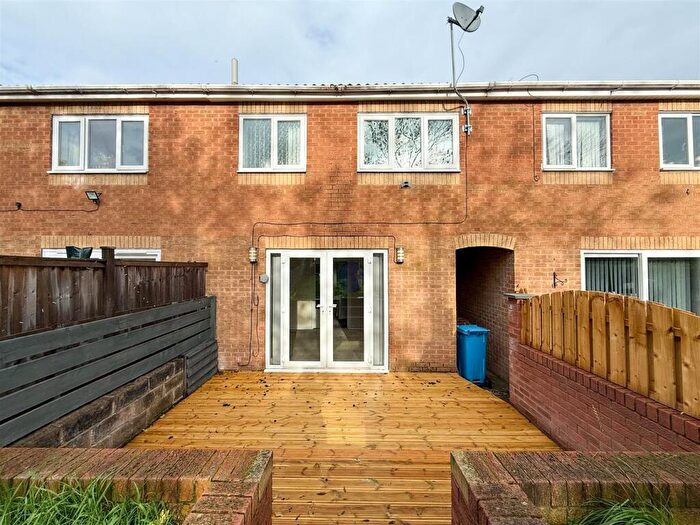 2 Bedroom Terraced House To Rent In Oakfern Grove, High Green, S35