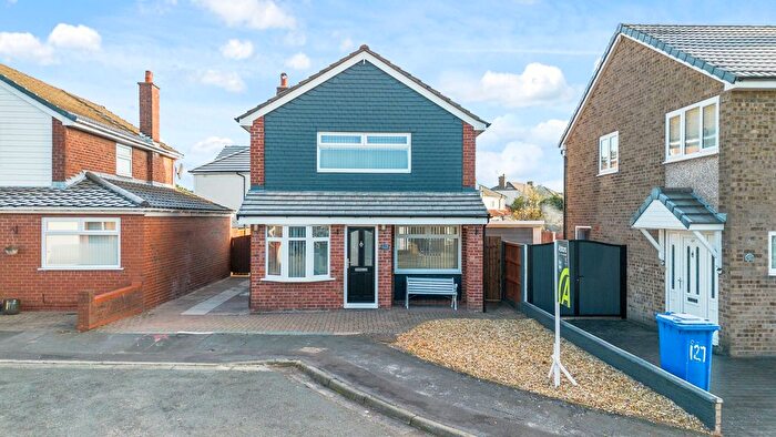 3 Bedroom Detached House For Sale In Wroxham Road, Great Sankey, WA5