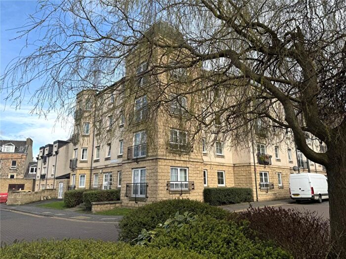 2 Bedroom Flat To Rent In Springfield Street, Edinburgh, Midlothian, EH6