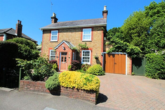 3 Bedroom Detached House To Rent In Chobham Road, Knaphill, Woking, Surrey, GU21