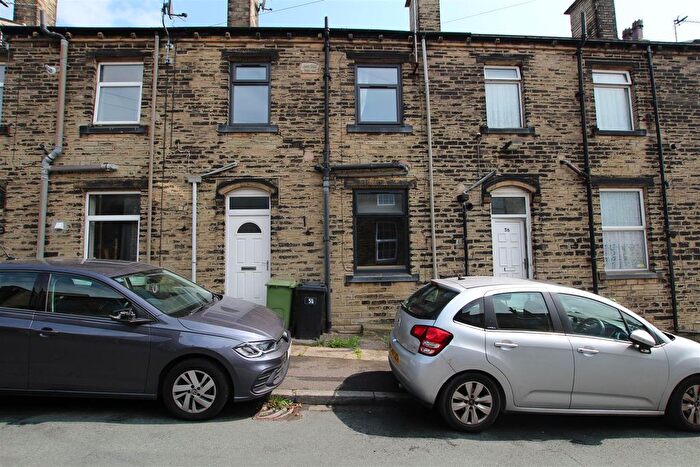 2 Bedroom Terraced House To Rent In South Parade, Cleckheaton, BD19