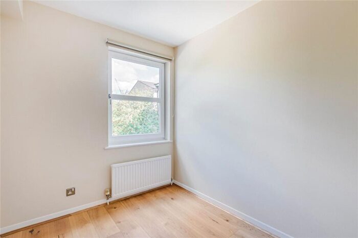 2 Bedroom Flat To Rent In Barker Drive, Camden, NW1