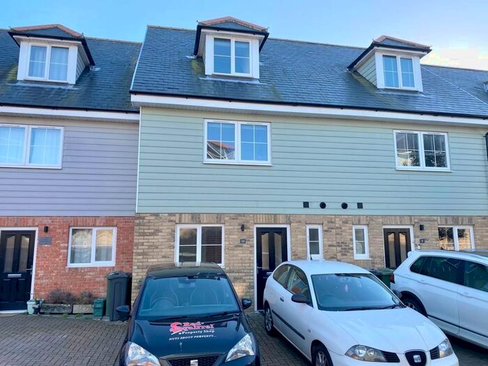 4 Bedroom Terraced House To Rent In Tayberry Close, Newport, PO30