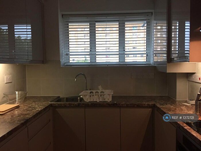 5 Bedroom Flat To Rent In Windermere, London, NW1