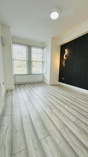 1 Bedroom Flat To Rent In Forest Glade, London, E11