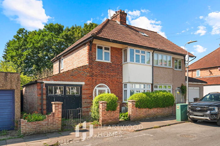 3 Bedroom Semi-Detached House For Sale In Wynchlands Crescent, St. Albans, AL4