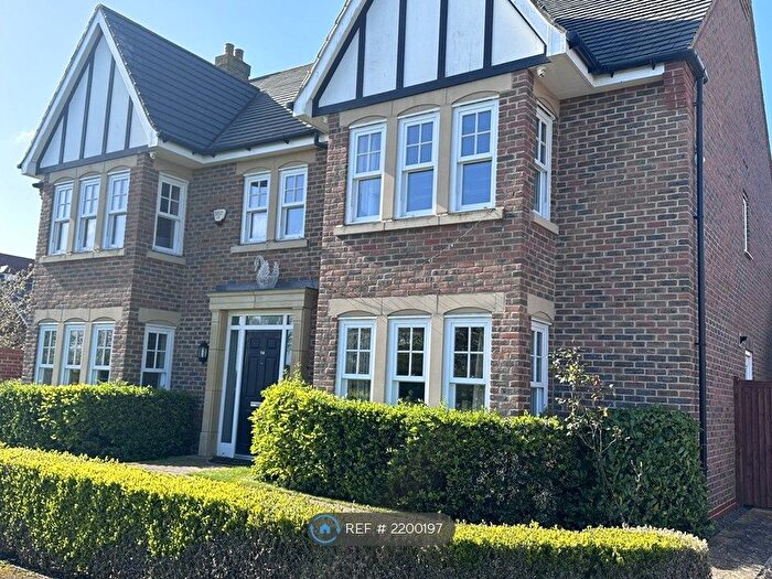 5 Bedroom Detached House To Rent In Crowsley Road, Bedford, MK42