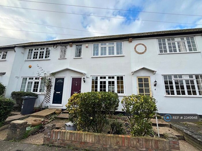 2 Bedroom Terraced House To Rent In Beverley Court, London, SE4