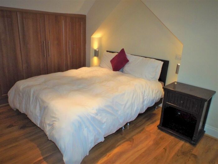 1 Bedroom Flat To Rent In Seymour Gardens, Feltham TW13