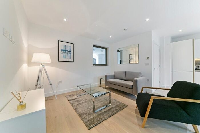 1 Bedroom Flat To Rent In Gatsby Apartments, Wentworth Street, Aldgate, London, E1