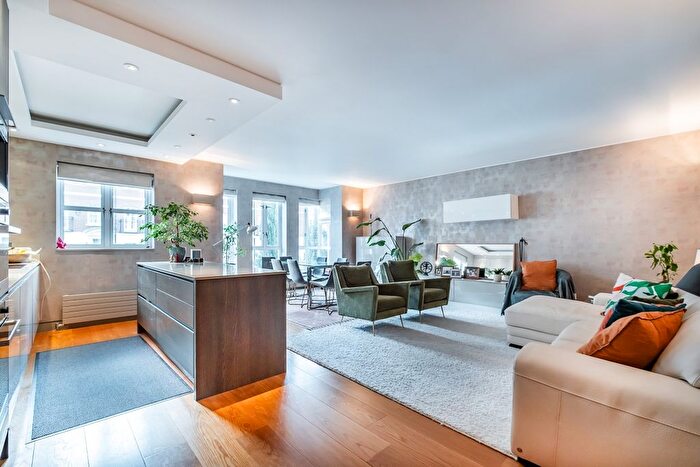 2 Bedroom Flat To Rent In St. Marys Gate, London, W8