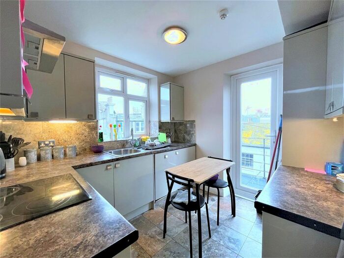 2 Bedroom Flat To Rent In Regent House, Brighton, BN1