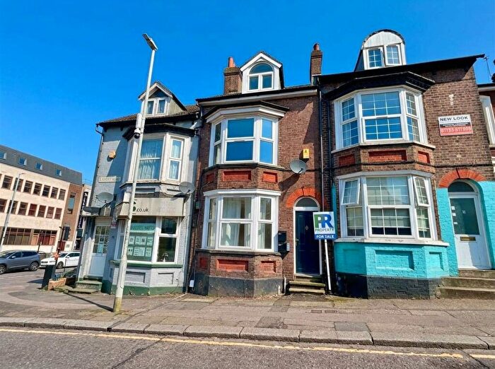 2 Bedroom Flat To Rent In Cardiff Road, Luton, LU1