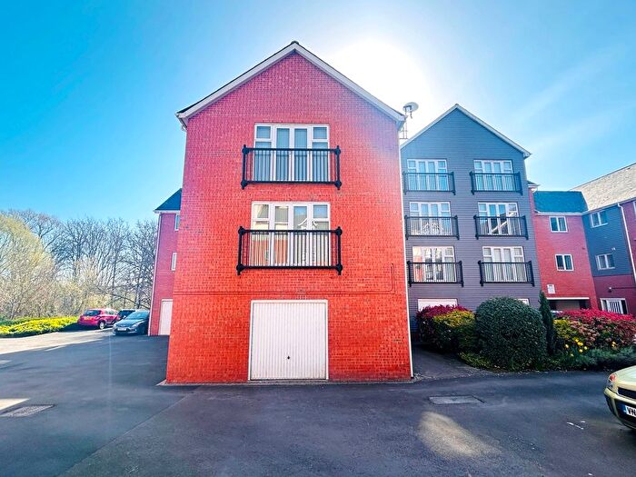 2 Bedroom Flat To Rent In Ballard House, Evesham, WR11