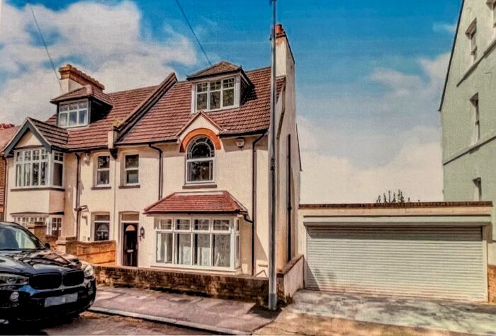 5 Bedroom Semi-Detached House To Rent In Borstal Road, Rochester, ME1