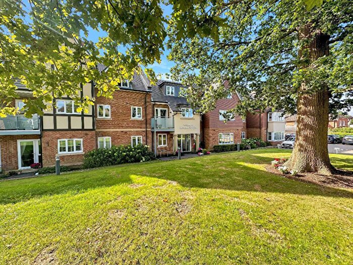 2 Bedroom Retirement Property For Sale In Addington Road, Sanderstead, Surrey, CR2