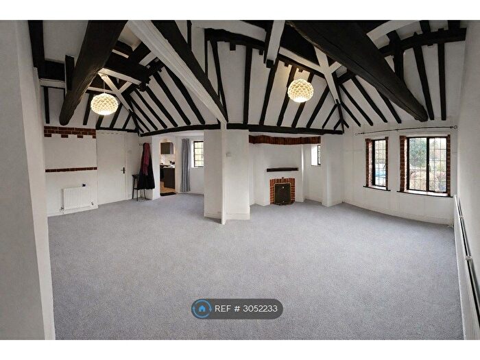 2 Bedroom Flat To Rent In Moor Park Lane, Farnham, GU9